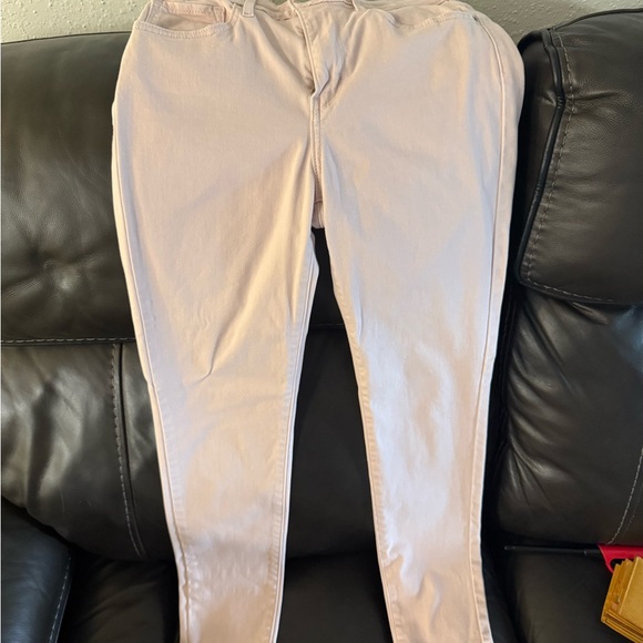 Light Pink Levi Women’s Jeans - Picture 1 of 3